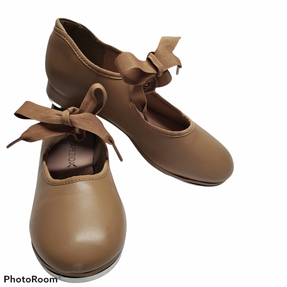 Capezio dance shoes Size 1M